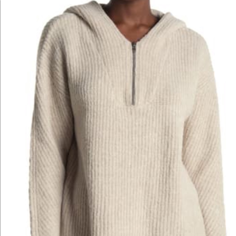 Line Knitwear hooded sweater